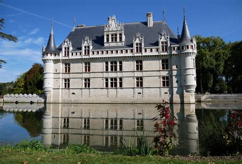 Château d'Azay-le-Rideau, Biểu Tượng Kiến Trúc Phục Hưng Và Sắc Đẹp Của Lối Nước